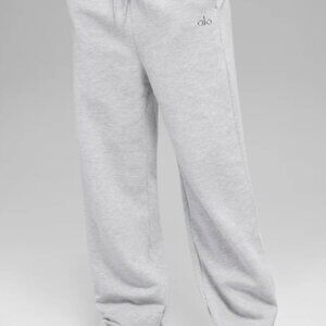Alo Yoga Accolade Straight Leg Sweatpant